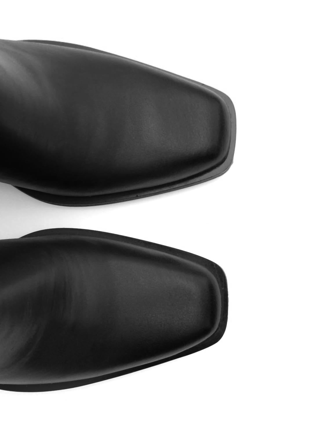 Stivale con tacco quadrato in vera pelle - NERO
