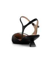 Pumps with strap and kitten heel - BLACK