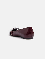 Patent leather flat ballerina with pointed toe and double studded strap - BORDEAUX