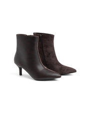 Pointed toe ankle boot with front seam - BROWN