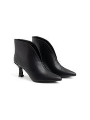 Ankle boot with V-slit and spool heel - BLACK
