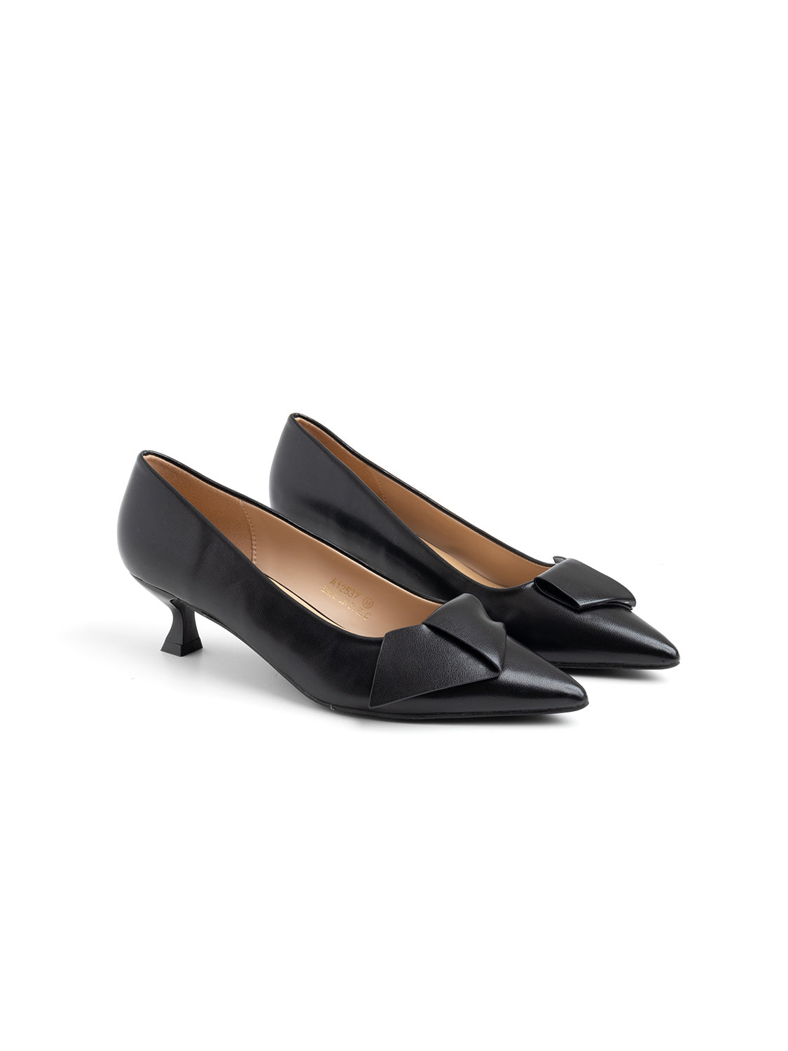 Kitten heel pumps with applique - BLACK