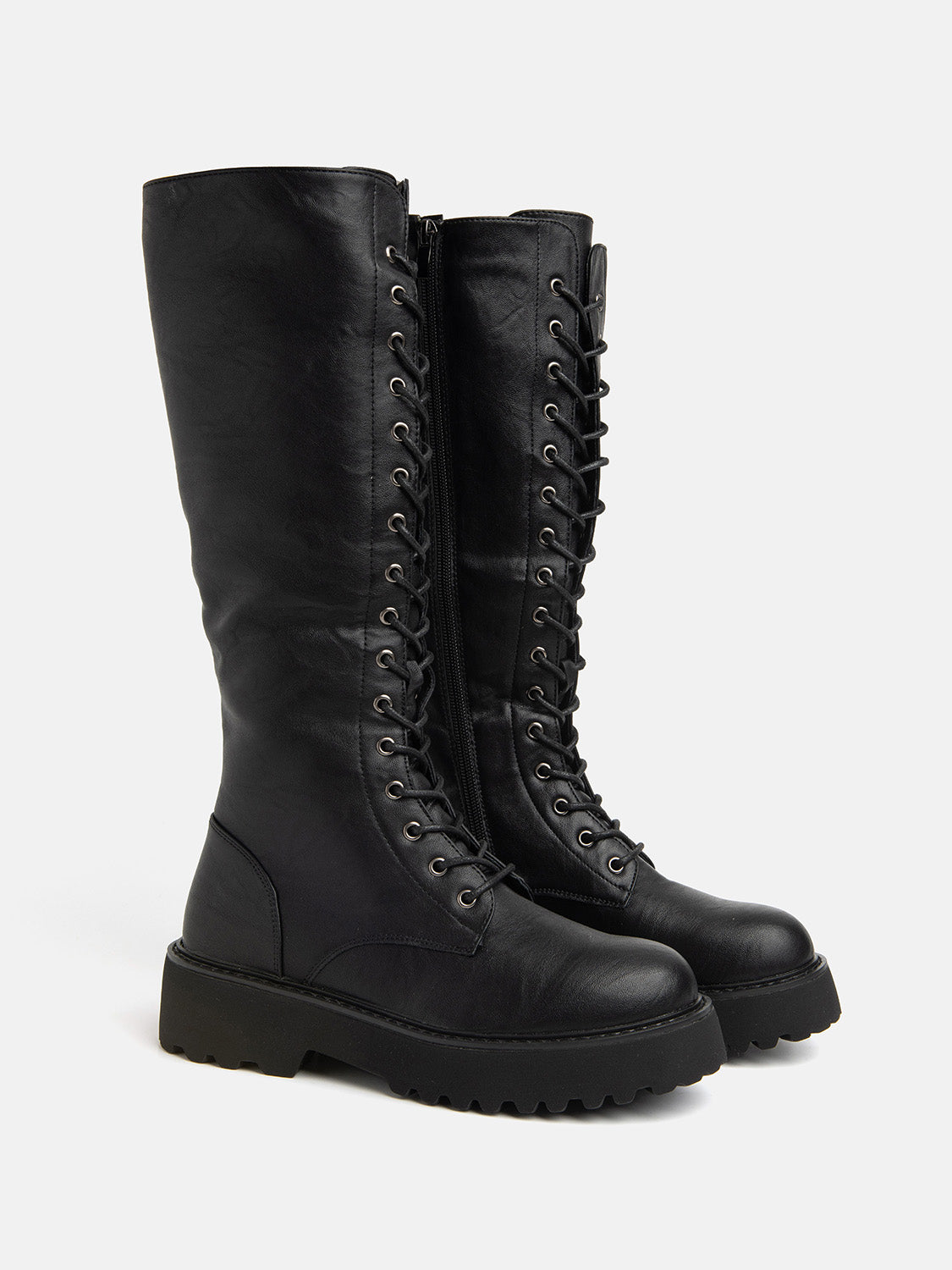 Lace-up boot with round toe and tank sole - BLACK