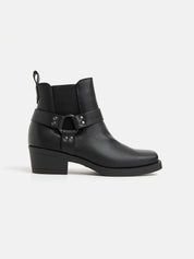 Country ankle boot with side crossover buckle - BLACK