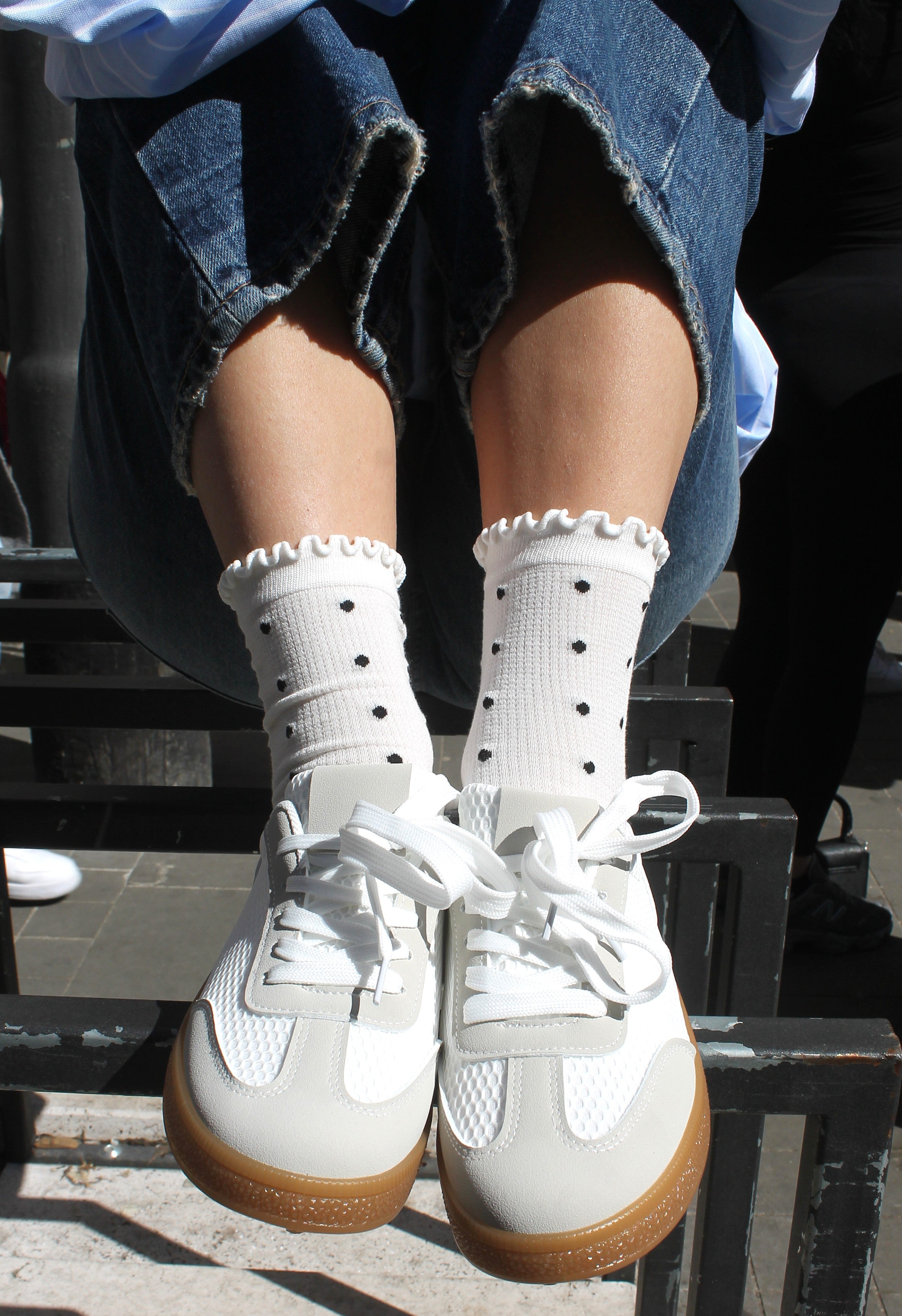 Sneaker bi-texture con suola a contrasto - BIANCO