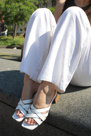 Cross-band clogs with block heel - WHITE