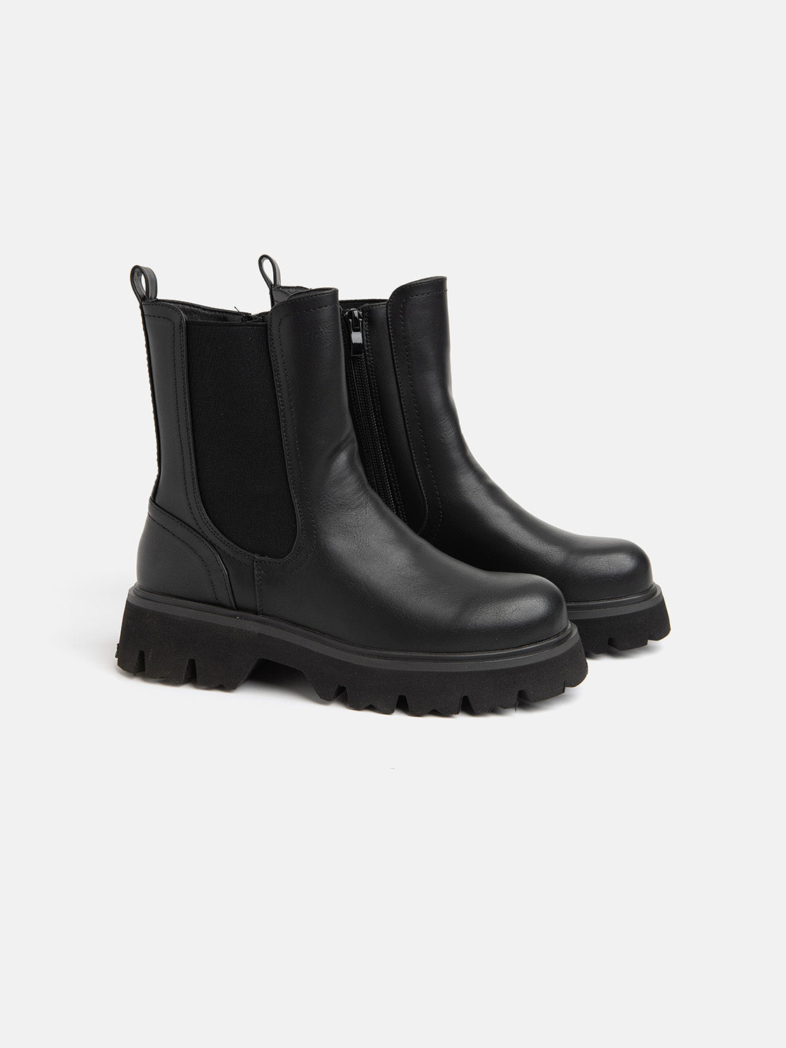 Chelsea boot with tank sole - BLACK