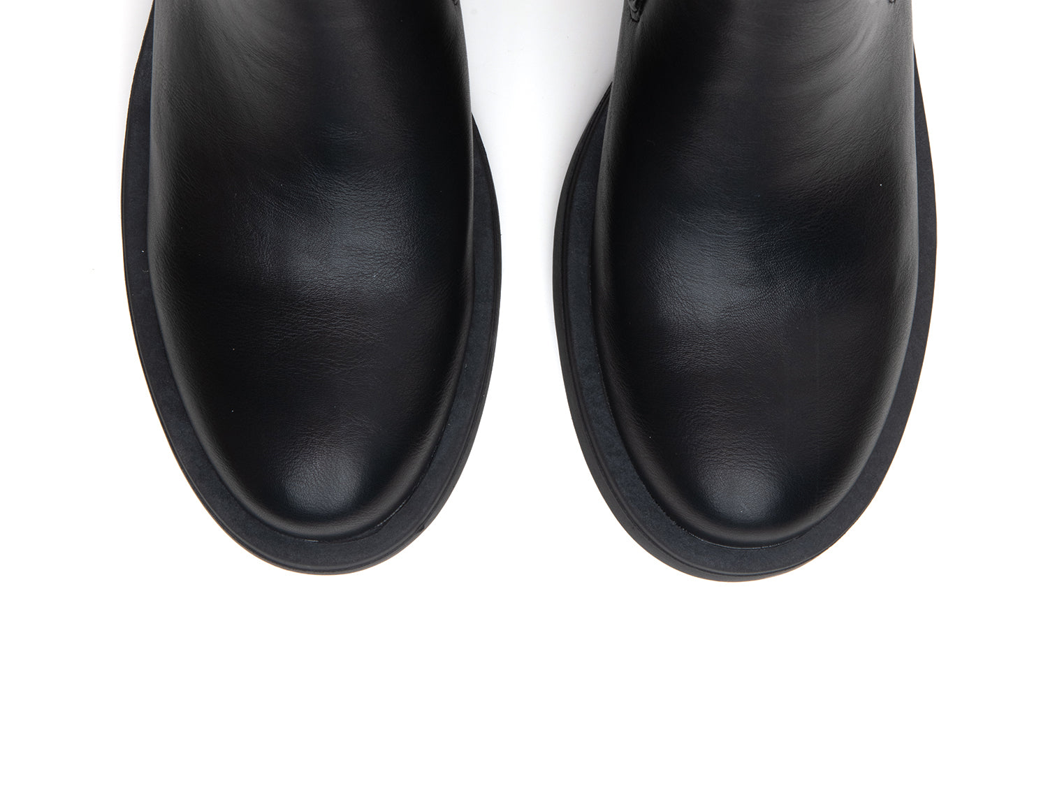 Stivaletto chelsea con tacco largo - NERO
