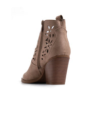 Texano alla caviglia con traforatura floreale - TORTORA