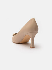 Pointed pumps with jewel buckle - NUDE