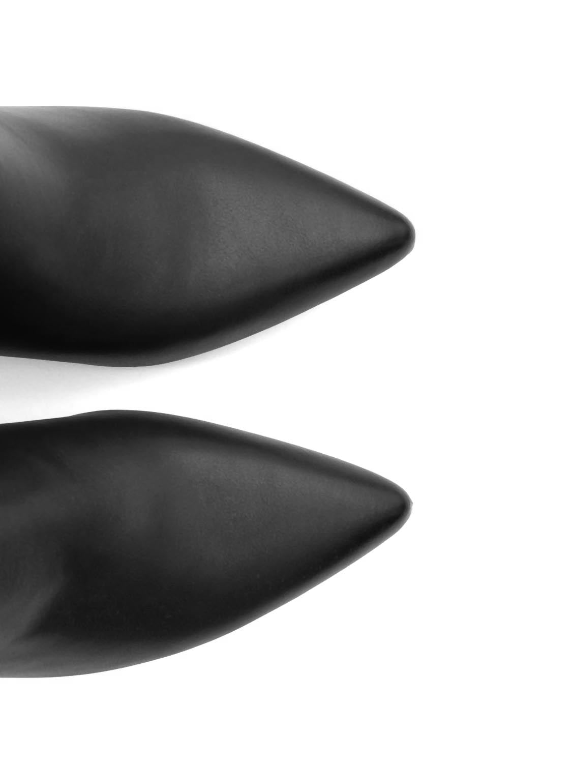 Stivale tubolare in vera pelle con tacco kitten - NERO