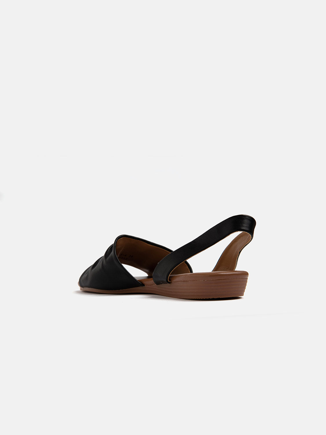 Flat sandal with wide wrinkled band - BLACK