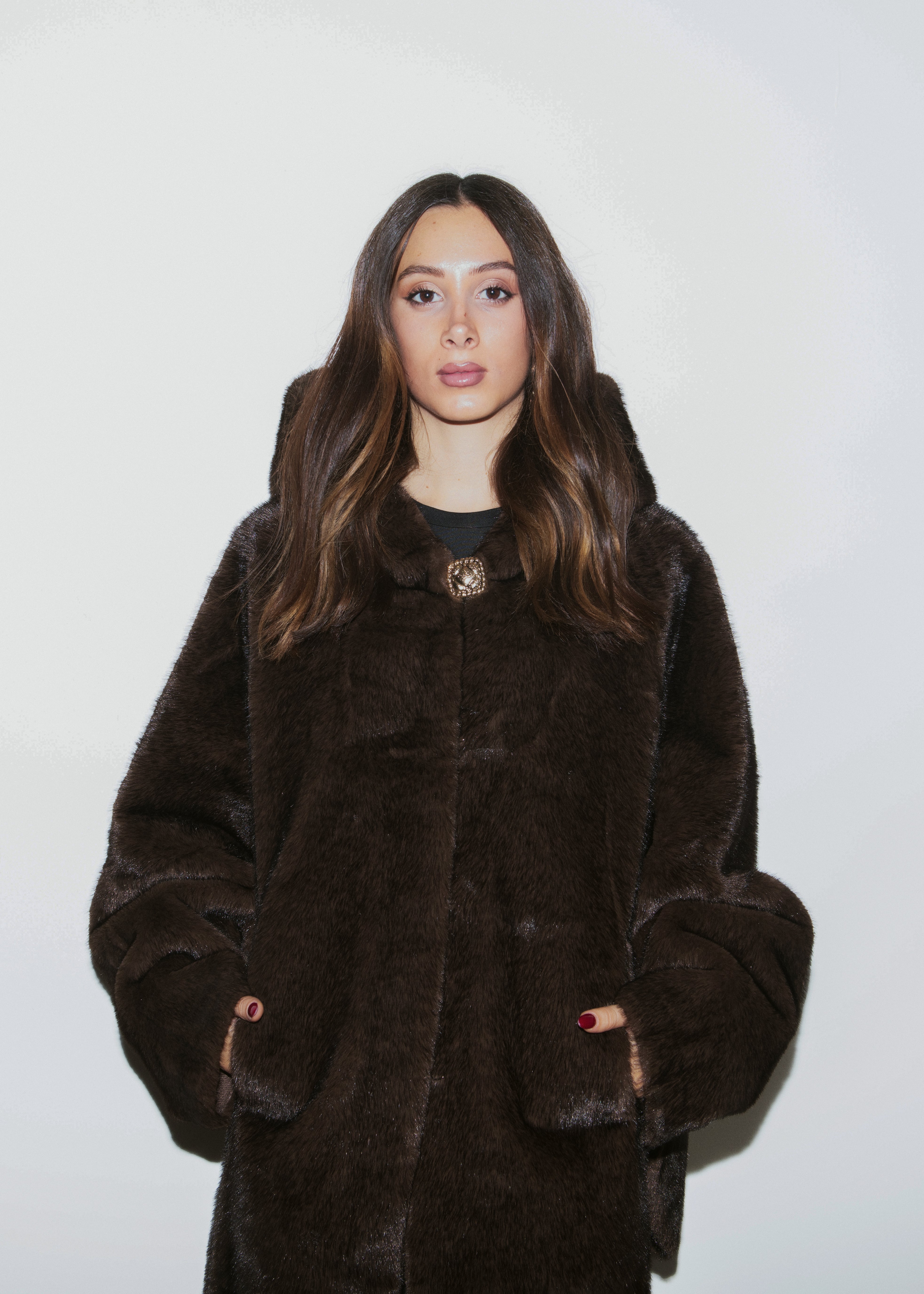 Faux fur jacket with gold detail - BROWN