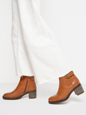 Heel 6 ankle boot with buckle - CAMEL