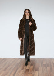 Cappotto in ecopelliccia lungo - MARRONE