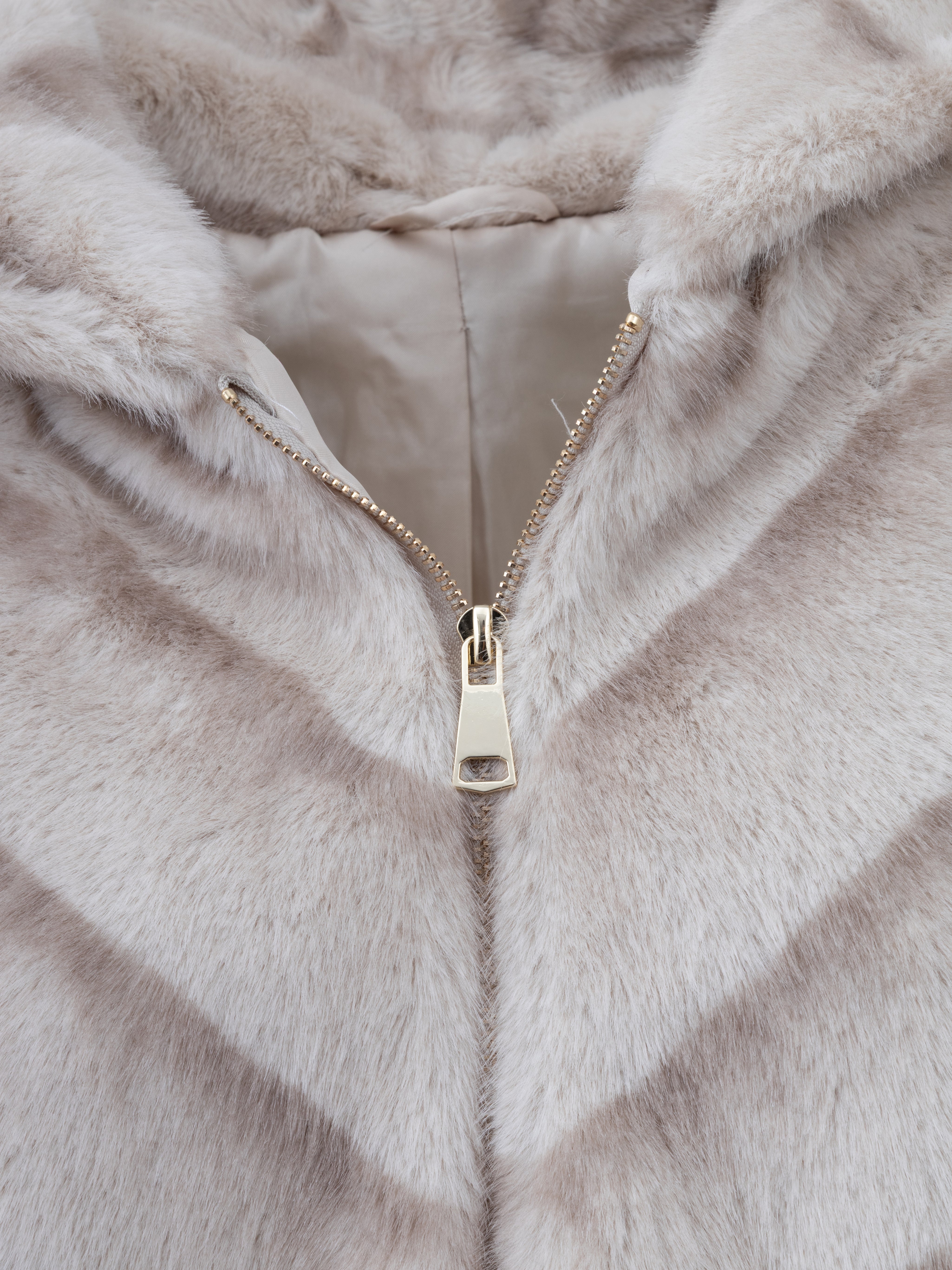 Short faux fur coat - BEIGE